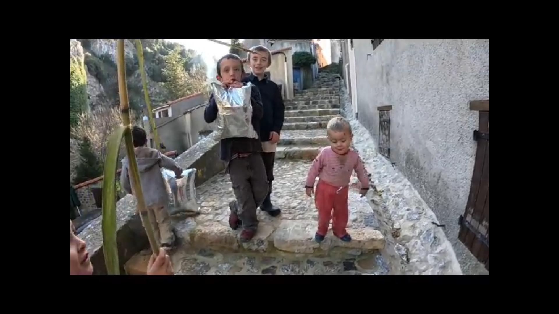 A l'école après la descente avec les petits